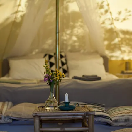 Glamping - A Living Overlooking The Ocean Luksustelt Hammarland