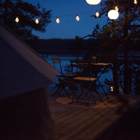 Glamping - A Living Overlooking The Ocean Luksustelt Hammarland