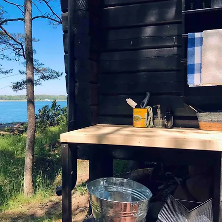 Glamping - A Living Overlooking The Ocean Hammarland